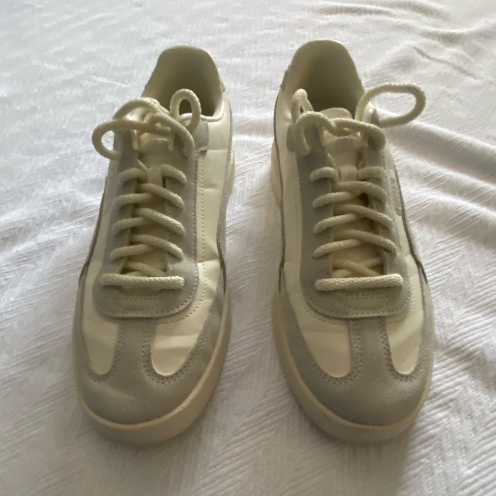 PUMA Sneakers